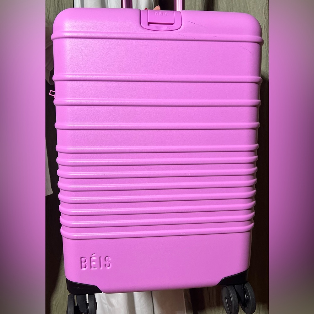 BÉIS Berry Rolling Carry On Suitcase